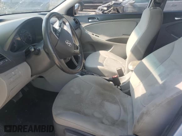 ✅ 2013 Hyundai Accent SE • VIN: KMHCU5AE1DU121672 • Лот: 69457574. Опубликован ранее на Copart с пробегом 151 227 миль. Бесплатный доступ к архиву аукционных продаж из США и подробный отчёт об истории автомобиля на DreamBid. Изображение 7.