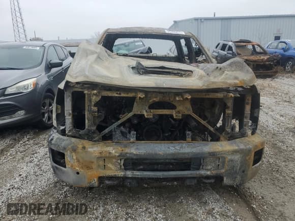 ✅ 2019 Chevrolet Silverado 2500HD LTZ • VIN: 1GC1KTEYXKF200477 • Лот: 93405675. Опубликован ранее на Copart с пробегом Не указан. Бесплатный доступ к архиву аукционных продаж из США и подробный отчёт об истории автомобиля на DreamBid. Изображение 5.