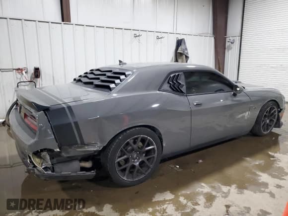 ✅ 2017 Dodge Challenger 392 Hemi Scat Pack Shaker • VIN: 2C3CDZFJ7HH587606 • Лот: 91419505. Опубликован ранее на Copart с пробегом 42 533 миль. Бесплатный доступ к архиву аукционных продаж из США и подробный отчёт об истории автомобиля на DreamBid. Изображение 3.