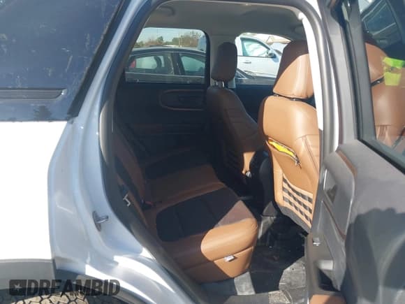 ✅ 2023 Ford Bronco Sport Badlands • VIN: 3FMCR9D98PRD78167 • Lot: 43343228. Wystawiony na IAAI z przebiegiem 20 333 mil. Bezpłatny archiwum sprzedaży aukcyjnych z USA i szczegółowy raport historii pojazdu na DreamBid. Zdjęcie 8.