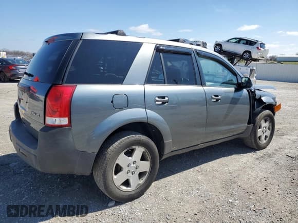 ✅ 2005 Saturn VUE • VIN: 5GZCZ63405S858969 • Lot: 47290685. Wystawiony na Copart z przebiegiem 130 381 mil. Bezpłatny archiwum sprzedaży aukcyjnych z USA i szczegółowy raport historii pojazdu na DreamBid. Zdjęcie 3.