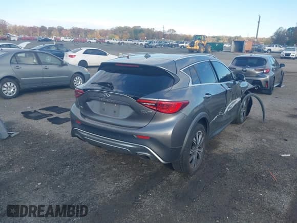 ✅ 2017 Infiniti QX30 Premium • VIN: SJKCH5CR9HA038021 • Lot: 43488449. Wystawiony na IAAI z przebiegiem 123 638 mil. Bezpłatny archiwum sprzedaży aukcyjnych z USA i szczegółowy raport historii pojazdu na DreamBid. Zdjęcie 4.