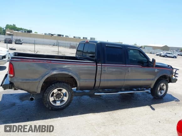✅ 2004 Ford F-250 XL • VIN: 1FTNW21P94EC77427 • Lot: 42240201. Listed on IAAI with Not provided. Free auction sales archive from the USA and detailed vehicle history report at DreamBid. Image 13.