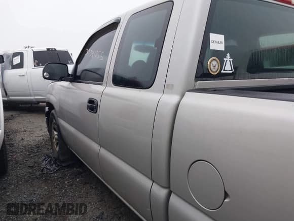 ✅ 2005 Chevrolet Silverado 1500 Work Truck • VIN: 1GCEC19XX5Z178648 • Лот: 41481943. Опубликован ранее на IAAI с пробегом 211 937 миль. Бесплатный доступ к архиву аукционных продаж из США и подробный отчёт об истории автомобиля на DreamBid. Изображение 14.