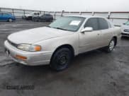 ✅ 1995 Toyota Camry LE • VIN: JT2SK12E5S0327734 • Lot: 43891822. Wystawiony na IAAI z przebiegiem 300 385 mil. Bezpłatny archiwum sprzedaży aukcyjnych z USA i szczegółowy raport historii pojazdu na DreamBid. Zdjęcie 2.
