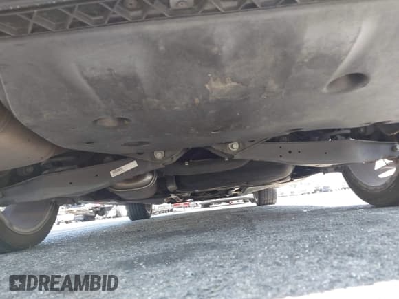 ✅ 2017 Volkswagen Passat R-Line • VIN: 1VWDT7A39HC027053 • Лот: 43378954. Опубликован ранее на IAAI с пробегом 105 925 миль. Бесплатный доступ к архиву аукционных продаж из США и подробный отчёт об истории автомобиля на DreamBid. Изображение 22.