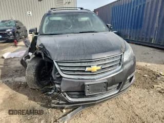 ✅ 2017 Chevrolet Traverse LT • VIN: 1GNKRHKD7HJ329255 • Lot: 81942105. Wystawiony na Copart z przebiegiem 104 645 mil. Bezpłatny archiwum sprzedaży aukcyjnych z USA i szczegółowy raport historii pojazdu na DreamBid. Zdjęcie 5.