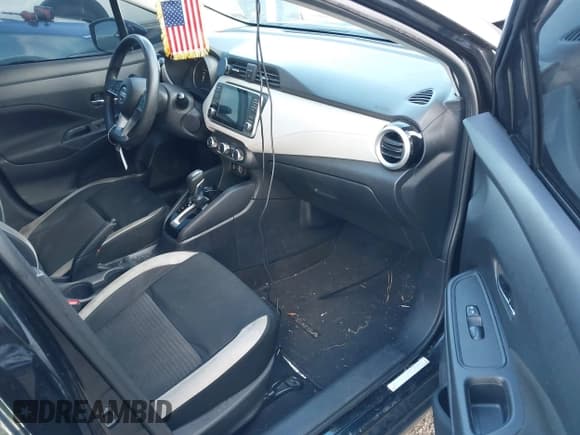 ✅ 2021 Nissan Versa SV • VIN: 3N1CN8EVXML813522 • Lot: 43657223. Wystawiony na IAAI z przebiegiem 99 298 mil. Bezpłatny archiwum sprzedaży aukcyjnych z USA i szczegółowy raport historii pojazdu na DreamBid. Zdjęcie 5.