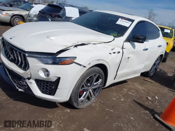 ✅ 2022 Maserati Levante GT • VIN: ZN661XUA5NX388097 • Lot: 41859084. Listed on IAAI with 31,252 mi. Free auction sales archive from the USA and detailed vehicle history report at DreamBid. Image 2.