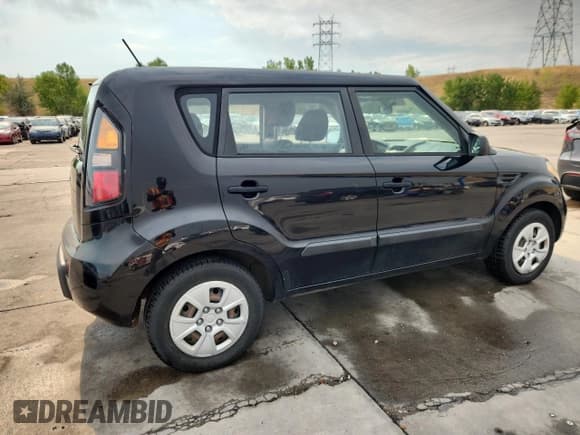 ✅ 2011 Kia Soul • VIN: KNDJT2A12B7289150 • Лот: 69746085. Опубликован ранее на Copart с пробегом 83 372 миль. Бесплатный доступ к архиву аукционных продаж из США и подробный отчёт об истории автомобиля на DreamBid. Изображение 3.