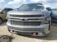 ✅ 2021 Chevrolet Silverado 1500 RST • VIN: 3GCUYEET1MG231839 • Lot: 77041394. Wystawiony na Copart z przebiegiem 71 142 mil. Bezpłatny archiwum sprzedaży aukcyjnych z USA i szczegółowy raport historii pojazdu na DreamBid. Zdjęcie 5.