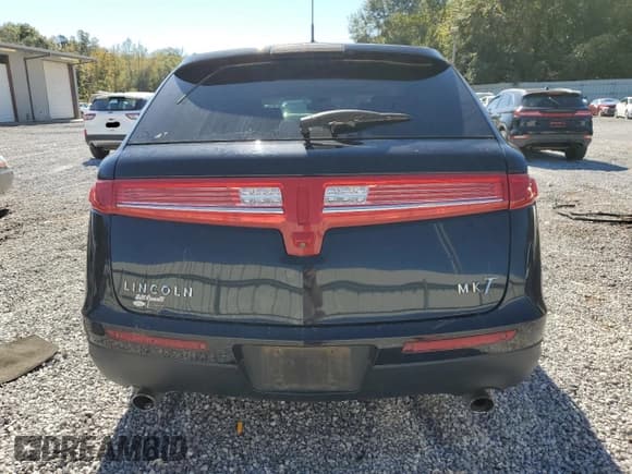 ✅ 2016 Lincoln MKT • VIN: 2LMHJ5FK7GBL03162 • Lot: 87295875. Wystawiony na Copart z przebiegiem 153 473 mil. Bezpłatny archiwum sprzedaży aukcyjnych z USA i szczegółowy raport historii pojazdu na DreamBid. Zdjęcie 6.