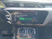 ✅ 2022 Audi e-tron Premium • VIN: WA1AAAGE9NB028653 • Лот: 43456043. Опубликован ранее на IAAI с пробегом 44 582 миль. Бесплатный доступ к архиву аукционных продаж из США и подробный отчёт об истории автомобиля на DreamBid. Изображение 18.