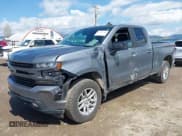 ✅ 2020 Chevrolet Silverado 1500 RST • VIN: 1GCRYEED7LZ266933 • Lot: 42107288. Wystawiony na IAAI z przebiegiem 133 635 mil. Bezpłatny archiwum sprzedaży aukcyjnych z USA i szczegółowy raport historii pojazdu na DreamBid. Zdjęcie 6.