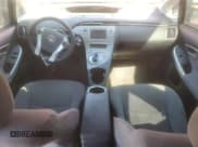 ✅ 2012 Toyota Prius Three • VIN: JTDKN3DU1C1522515 • Лот: 81268275. Опубликован ранее на Copart с пробегом 226 719 миль. Бесплатный доступ к архиву аукционных продаж из США и подробный отчёт об истории автомобиля на DreamBid. Изображение 8.