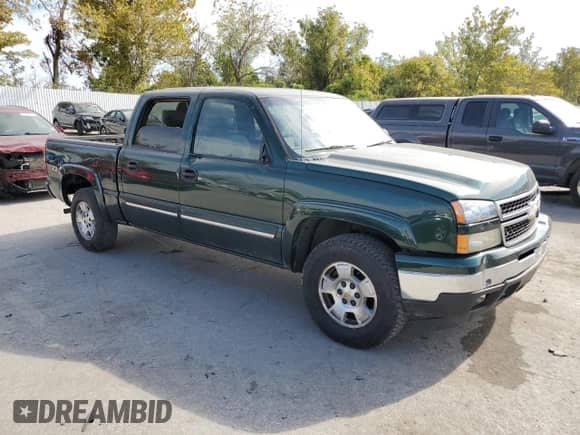 2006 Chevrolet Silverado 1500 LT3 z VIN 2GCEK13T961214400, wystawiony jako Copart lot #86612455 z przebiegiem 251 928 mil mil oraz Czysty tytuł • Clean title. Historia ofert i sprzedaży dostępna na DreamBid. Obrazek 4.