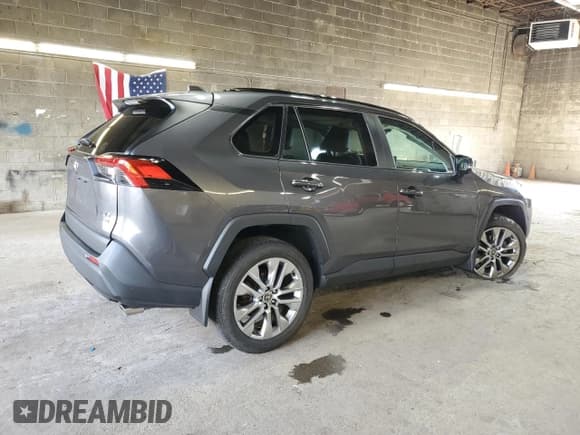 ✅ 2021 Toyota RAV4 XLE Premium • VIN: 2T3A1RFV5MW215349 • Lot: 82630945. Listed on Copart with 14,765 mi. Free auction sales archive from the USA and detailed vehicle history report at DreamBid. Image 3.