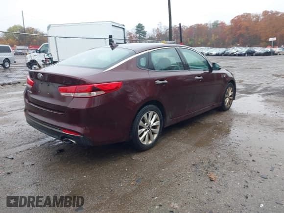 ✅ 2017 Kia Optima LX • VIN: 5XXGT4L33HG171564 • Lot: 43654063. Listed on IAAI with 140,829 mi. Free auction sales archive from the USA and detailed vehicle history report at DreamBid. Image 4.