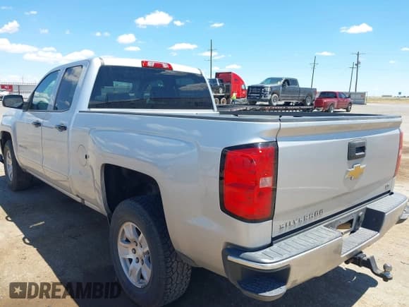 ✅ 2019 Chevrolet Silverado 1500 LT • VIN: 2GCRCPECXK1135990 • Lot: 42414230. Wystawiony na IAAI z przebiegiem 105 985 mil. Bezpłatny archiwum sprzedaży aukcyjnych z USA i szczegółowy raport historii pojazdu na DreamBid. Zdjęcie 3.