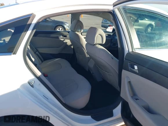 ✅ 2016 Hyundai Sonata 2.4L • VIN: 5NPE24AF2GH406109 • Лот: 43467303. Опубликован ранее на IAAI с пробегом 120 346 миль. Бесплатный доступ к архиву аукционных продаж из США и подробный отчёт об истории автомобиля на DreamBid. Изображение 8.