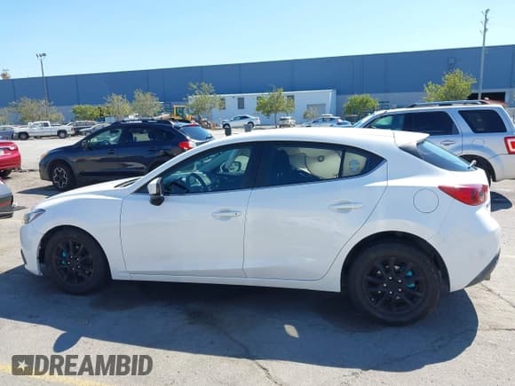 ✅ 2016 Mazda 3 i Sport • VIN: 3MZBM1K71GM246475 • Lot: 42746534. Wystawiony na IAAI z przebiegiem 86 286 mil. Bezpłatny archiwum sprzedaży aukcyjnych z USA i szczegółowy raport historii pojazdu na DreamBid. Zdjęcie 14.