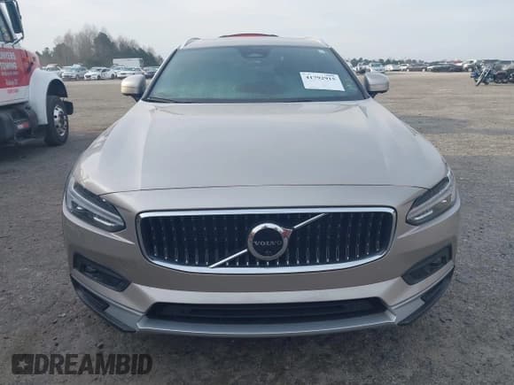 ✅ 2023 Volvo V90 • VIN: YV4062NZ0P1160513 • Lot: 41792915. Wystawiony na IAAI z przebiegiem 31 102 mil. Bezpłatny archiwum sprzedaży aukcyjnych z USA i szczegółowy raport historii pojazdu na DreamBid. Zdjęcie 6.