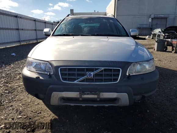 ✅ 2007 Volvo XC70 • VIN: YV4SZ592971265100 • Lot: 93423335. Listed on Copart with 228,148 mi. Free auction sales archive from the USA and detailed vehicle history report at DreamBid. Image 5.