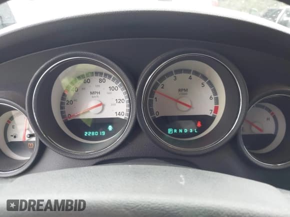 ✅ 2008 Dodge Magnum SXT • VIN: 2D4FV37V28H225805 • Lot: 43677320. Listed on IAAI with 228,019 mi. Free auction sales archive from the USA and detailed vehicle history report at DreamBid. Image 7.