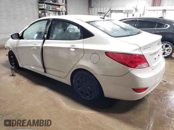 ✅ 2016 Hyundai Accent SE • VIN: KMHCT4AE5GU118856 • Лот: 39300284. Опубликован ранее на Copart с пробегом 115 134 миль. Бесплатный доступ к архиву аукционных продаж из США и подробный отчёт об истории автомобиля на DreamBid. Изображение 2.