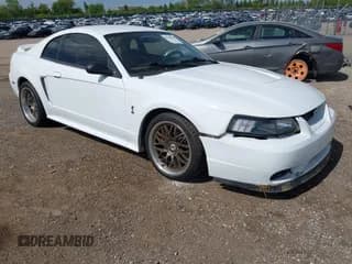 ✅ 1999 Ford Mustang SVT Cobra • VIN: 1FAFP47V2XF162384 • Lot: 42358048. Wystawiony na IAAI z przebiegiem 87 682 mil. Bezpłatny archiwum sprzedaży aukcyjnych z USA i szczegółowy raport historii pojazdu na DreamBid. Zdjęcie 1.