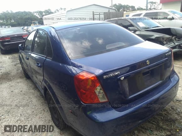 ✅ 2006 Suzuki Forenza • VIN: KL5JD56Z96K360480 • Lot: 25478254. Wystawiony na IAAI z przebiegiem 227 745 mil. Bezpłatny archiwum sprzedaży aukcyjnych z USA i szczegółowy raport historii pojazdu na DreamBid. Zdjęcie 3.