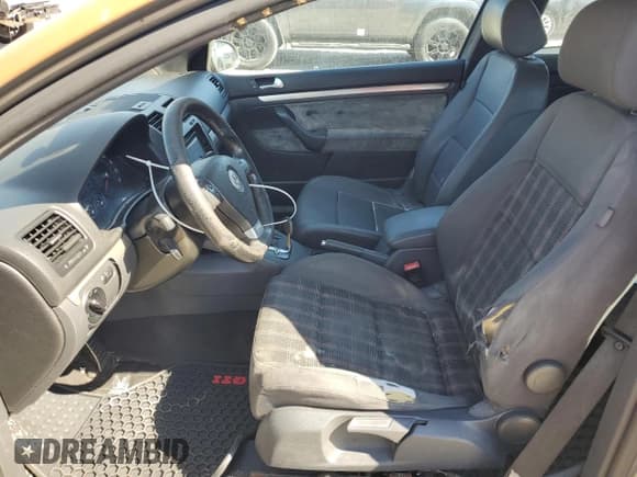 ✅ 2006 Volkswagen Golf GTI • VIN: WVWFV71K56W095973 • Лот: 77615224. Опубликован ранее на Copart с пробегом Не указан. Бесплатный доступ к архиву аукционных продаж из США и подробный отчёт об истории автомобиля на DreamBid. Изображение 7.