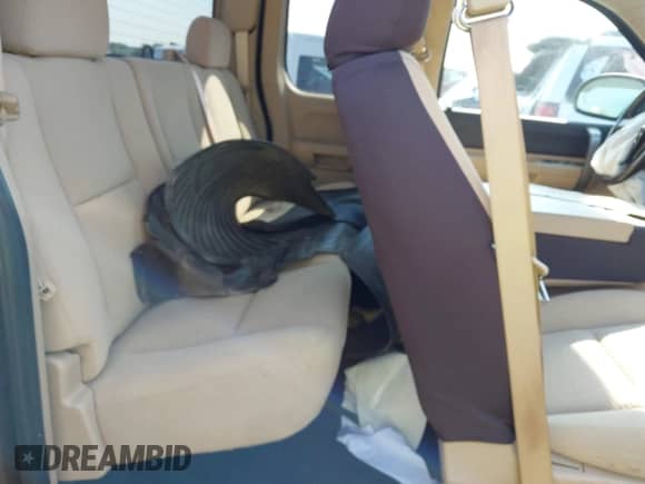 2008 Chevrolet Silverado 1500 1LT z VIN 2GCEC19J481298955, wystawiony jako IAAI lot #43246623 z przebiegiem 152 808 mil mil oraz . Historia ofert i sprzedaży dostępna na DreamBid. Obrazek 8.