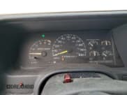 ✅ 1996 Chevrolet Silverado 1500 • VIN: 2GCEK19R4T1172032 • Лот: 92387615. Опубликован ранее на Copart с пробегом 313 856 миль. Бесплатный доступ к архиву аукционных продаж из США и подробный отчёт об истории автомобиля на DreamBid. Изображение 9.