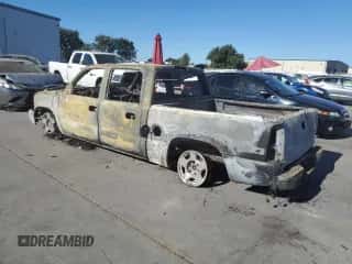 2005 Chevrolet Silverado 1500 Z71 с VIN 2GCEK13T151357887, выставлен на аукционе Copart как лот 65254994 с пробегом Не указан миль и На запчасти • Non repairable. История ставок и продаж доступна на DreamBid. Изображение 2.