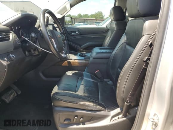 ✅ 2016 Chevrolet Suburban LT • VIN: 1GNSCHKC5GR410103 • Lot: 68294644. Wystawiony na Copart z przebiegiem 165 064 mil. Bezpłatny archiwum sprzedaży aukcyjnych z USA i szczegółowy raport historii pojazdu na DreamBid. Zdjęcie 7.