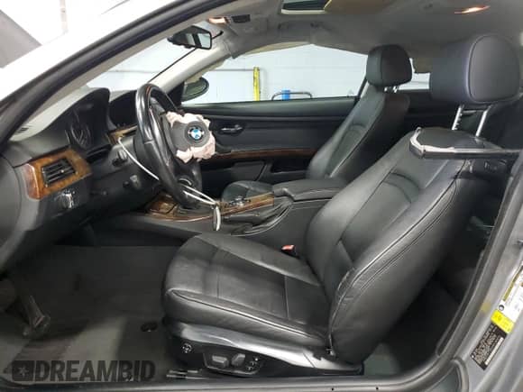 2009 BMW 3 Series 328i xDrive с VIN WBAWC33549PU83276, выставлен на аукционе Copart как лот 85281895 с пробегом 122 308 миль миль и Списание • Salvage title. История ставок и продаж доступна на DreamBid. Изображение 7.