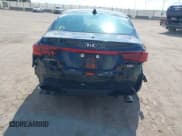 ✅ 2021 Kia Forte LXS • VIN: 3KPF24AD6ME287337 • Lot: 42376196. Listed on IAAI with 31,406 mi. Free auction sales archive from the USA and detailed vehicle history report at DreamBid. Image 6.