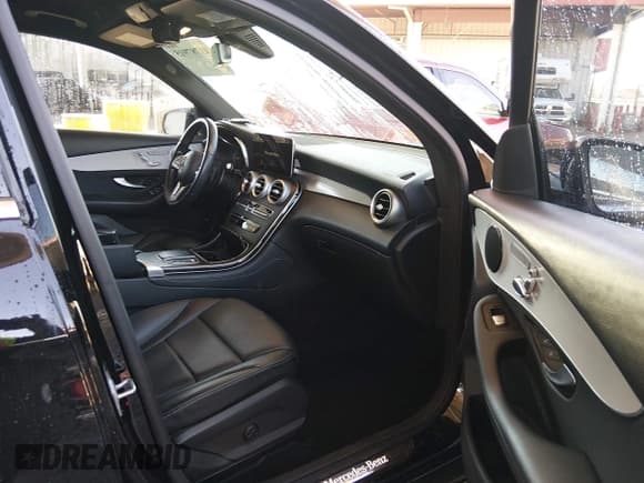 ✅ 2021 Mercedes-Benz GLC 300 • VIN: W1N0G8DB2MV275392 • Лот: 43787915. Опубликован ранее на IAAI с пробегом 78 320 миль. Бесплатный доступ к архиву аукционных продаж из США и подробный отчёт об истории автомобиля на DreamBid. Изображение 5.