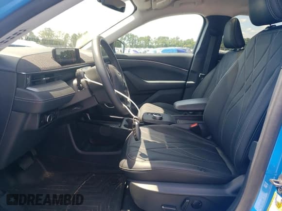 ✅ 2023 Ford Mustang Mach-E California Route 1 • VIN: 3FMTK2SU1PMA88580 • Lot: 66543505. Wystawiony na Copart z przebiegiem 10 515 mil. Bezpłatny archiwum sprzedaży aukcyjnych z USA i szczegółowy raport historii pojazdu na DreamBid. Zdjęcie 7.