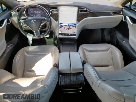 ✅ 2016 Tesla Model S 90D • VIN: 5YJSA1E42GF145883 • Лот: 81840585. Опубликован ранее на Copart с пробегом 93 720 миль. Бесплатный доступ к архиву аукционных продаж из США и подробный отчёт об истории автомобиля на DreamBid. Изображение 8.