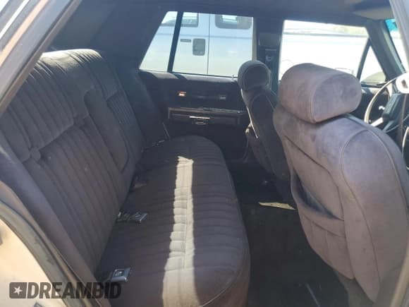 ✅ 1987 Ford Crown Victoria • VIN: 2FABP74F5HX169963 • Lot: 75491944. Listed on Copart with 89,729 mi. Free auction sales archive from the USA and detailed vehicle history report at DreamBid. Image 10.