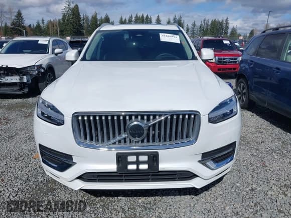✅ 2024 Volvo XC90 Ultimate Bright Theme • VIN: YV4062PF8R1178831 • Lot: 41826893. Listed on IAAI with 6,325 mi. Free auction sales archive from the USA and detailed vehicle history report at DreamBid. Image 12.
