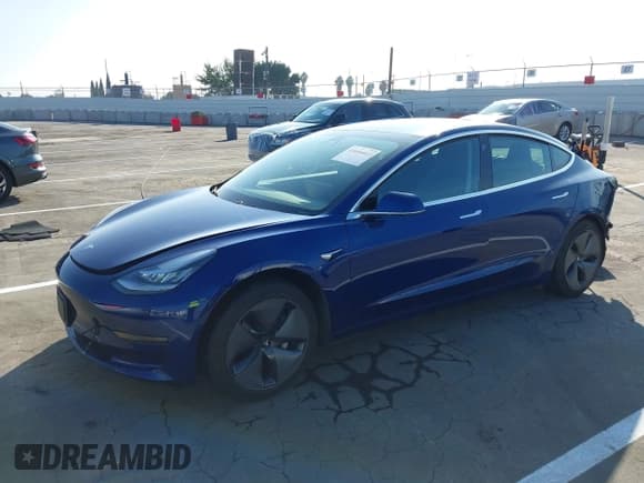 ✅ 2020 Tesla Model 3 Standard Range Plus • VIN: 5YJ3E1EA1LF631111 • Lot: 43606663. Wystawiony na IAAI z przebiegiem 33 536 mil. Bezpłatny archiwum sprzedaży aukcyjnych z USA i szczegółowy raport historii pojazdu na DreamBid. Zdjęcie 21.