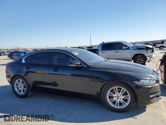 ✅ 2017 Jaguar XE • VIN: SAJAD4BN7HA956723 • Lot: 38888473. Wystawiony na Copart z przebiegiem 61 667 mil. Bezpłatny archiwum sprzedaży aukcyjnych z USA i szczegółowy raport historii pojazdu na DreamBid. Zdjęcie 4.