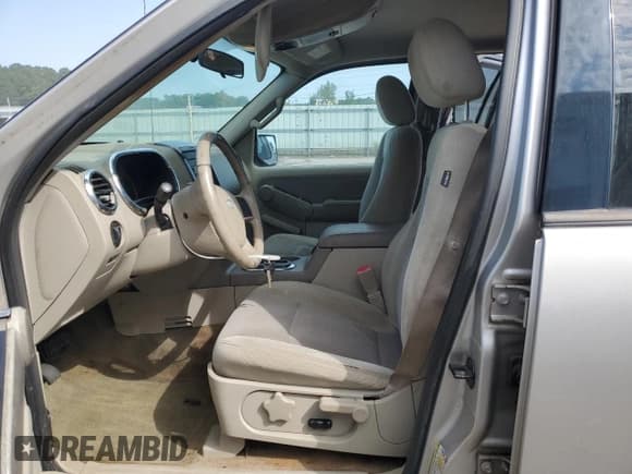 ✅ 2007 Ford Explorer XLT • VIN: 1FMEU63E87UB25198 • Lot: 71803585. Listed on Copart with 121,484 mi. Free auction sales archive from the USA and detailed vehicle history report at DreamBid. Image 7.