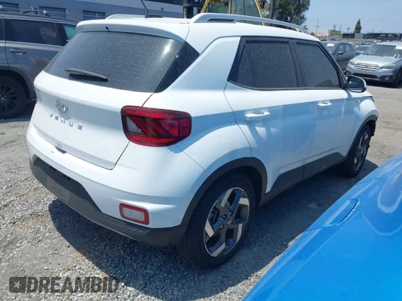 ✅ 2024 Hyundai Venue SEL • VIN: KMHRC8A31RU316594 • Lot: 42153555. Listed on IAAI with 9,573 mi. Free auction sales archive from the USA and detailed vehicle history report at DreamBid. Image 4.