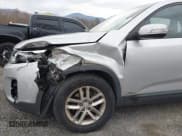 ✅ 2014 Kia Sorento LX • VIN: 5XYKTCA68EG538077 • Lot: 43697961. Wystawiony na IAAI z przebiegiem 144 776 mil. Bezpłatny archiwum sprzedaży aukcyjnych z USA i szczegółowy raport historii pojazdu na DreamBid. Zdjęcie 13.