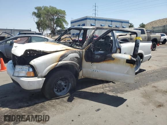 ✅ 2000 GMC Sonoma SLS 1SE • VIN: 1GTCS1449Y8148591 • Лот: 61241555. Опубликован ранее на Copart с пробегом Не указан. Бесплатный доступ к архиву аукционных продаж из США и подробный отчёт об истории автомобиля на DreamBid. Изображение 1.