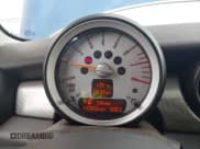 ✅ 2009 MINI Hardtop S • VIN: WMWMF73529TT94609 • Lot: 42967002. Wystawiony na IAAI z przebiegiem 112 402 mil. Bezpłatny archiwum sprzedaży aukcyjnych z USA i szczegółowy raport historii pojazdu na DreamBid. Zdjęcie 7.